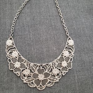 Silver collar necklace